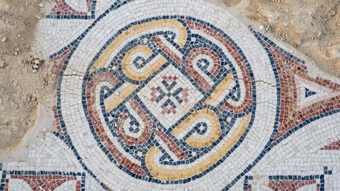 פרגמנט הפסיפס מניצנה