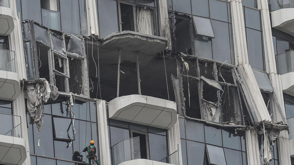 נזק לבניין בדובאי מפגיעת כתב"ם