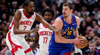 ניקולה יוקיץ' מול קווין דוראנט