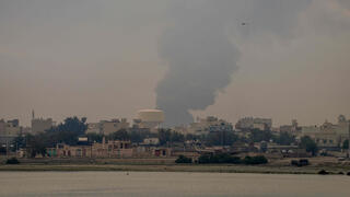 מוחארק בחריין עשן תקיפה איראנית של  מכלי נפט