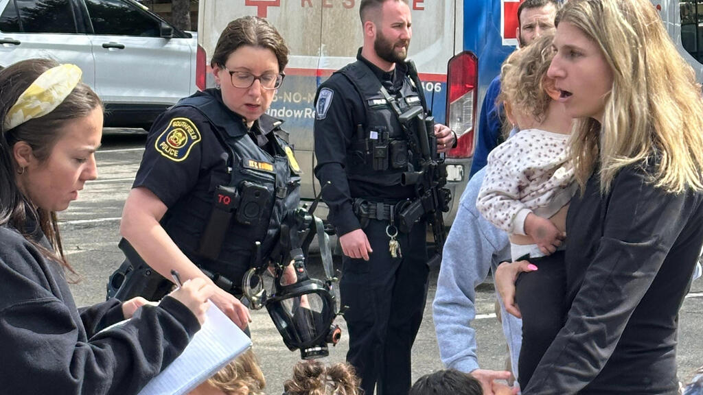 הורים הגיעו להוציא את הילדים שלהם ממוסדות החינוך