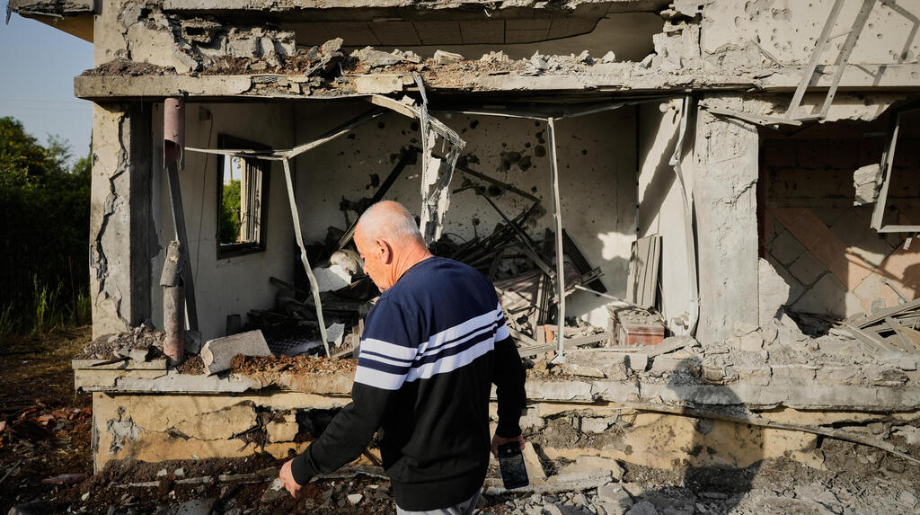 הנזק הרב שנגרם למבנה שנפגע בעמק חפר