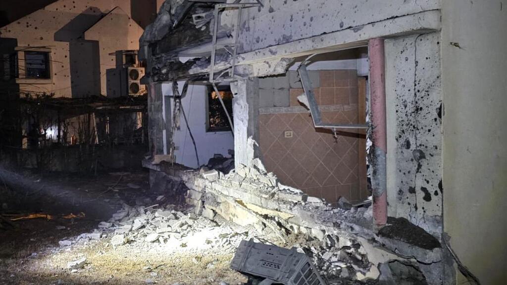 נזקי נזקים שברים שברי יירוט לבית בבית עמק בעמק חפר