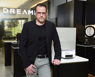 רונן סלם. "הבית שלי מלא בחידושים" | צילום: ריאן פרויס