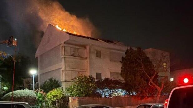 מבנים עלו באש בשוהם ובראשל"צ | תיעוד הפגיעות