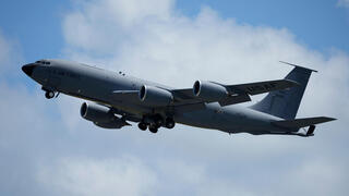 מטוס תדלוק אמריקני מסוג kc-135