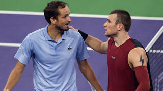 דרייפר ומדבדב מתווכחים בסיום המשחק