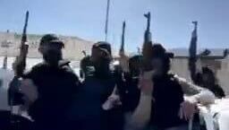 תיעוד מחאן יונס: שיירת מחבלי חמאס עם נשקים שלופים