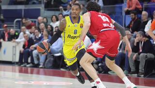 שחקן מכבי ת"א לוני ווקר