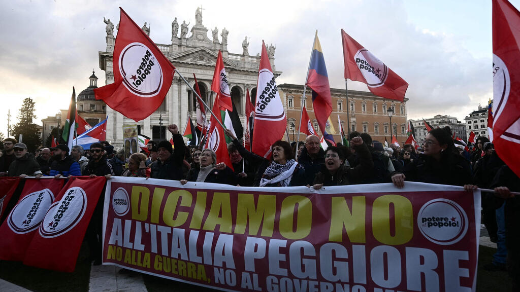 Will Italy sever ties? Protest against Israel and the US in Rome (Photo: Filippo Monteforte/ AFP) הפגנה נגד ישראל וארה"ב ונגד המלחמה ב איראן ב רומא איטליה
