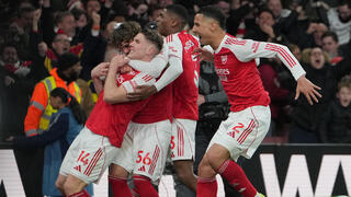 שחקני ארסנל חוגגים