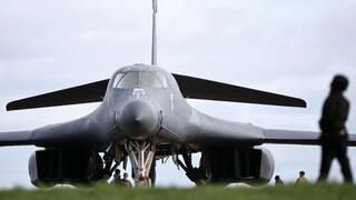 מפציץ B-1 Lancer של צבא ארה"ב בבסיס פיירפורד בבריטניה