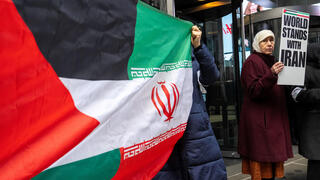  מפגינים נגד המלחמה באיראן בטיימס סקוור