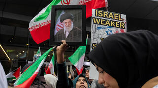  מפגינים נגד המלחמה באיראן בטיימס סקוור