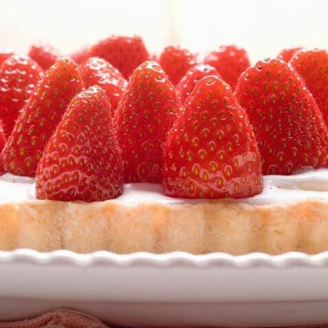 טארט תותים בשמנת