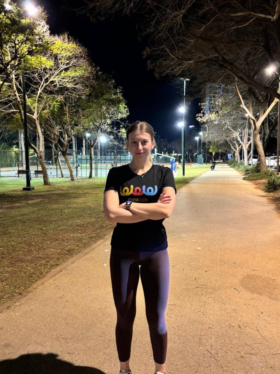 Nicole ניקול מתגייסת לאיסוף קרבי