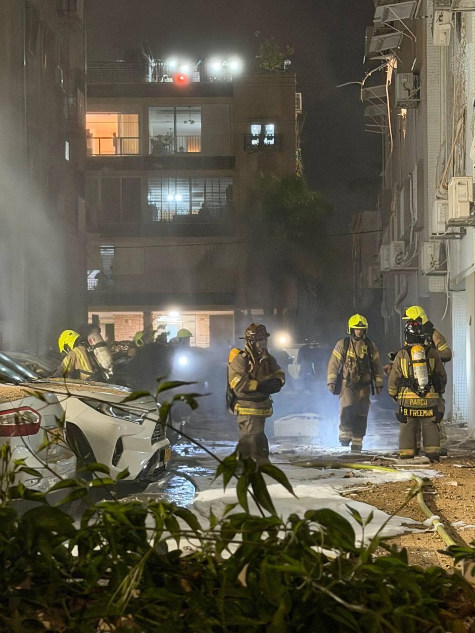 Photo: Fire and Rescue Services זירת הנפילה במרכז