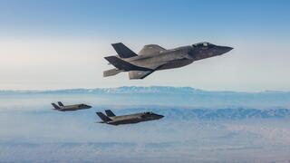  מטוסי ה׳אדיר’ בדרך לתקיפה באיראן