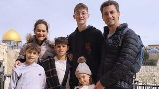 עדי קפלן מעין הנציב, אמא לארבעה ומתנגדת לפתיחת מערכת החינוך בזמן מלחמה 