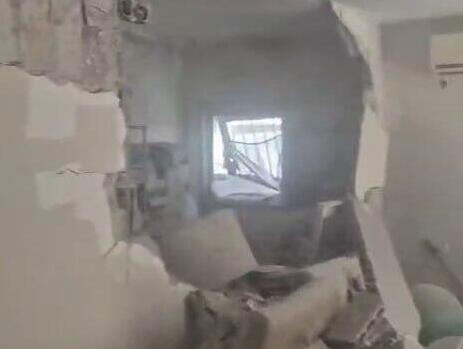 Rishon Lezion בית שנפגע מנפילת רסיס בראשון