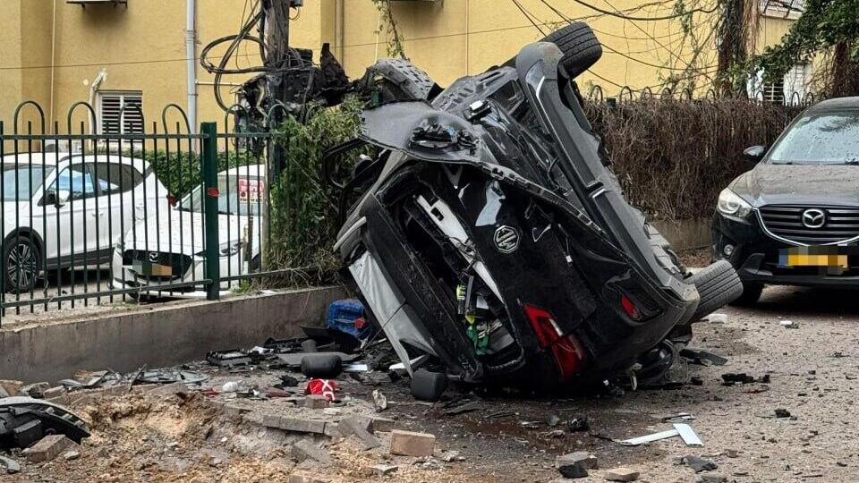 Photo: Israel Fire and Rescue Services אחת מזירות הנפילה בראשון