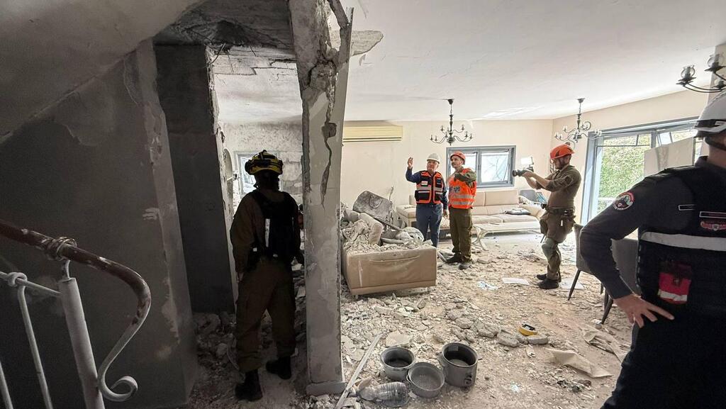 בית שנפגע מנפילת רסיס בראשון