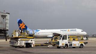 מסתמן: צמצום במספר בנוסעים וטיסה אחת בשעה