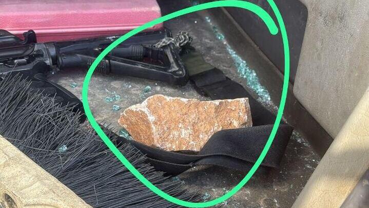 אזרחים ישראלים יידו אבנים לעבר לוחמי צה״ל שפעלו במרחב הסמוך לקריית ארבע שבחטיבת יהודה