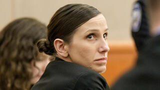 הסופרת שכתבה על אובדן - הורשעה בהרעלת בעלה