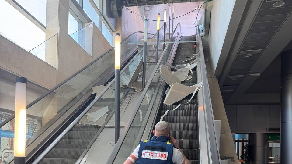 פגיעה ישירה בתחנת רכבת בחולון