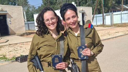 מימין לשמאל: שגית מלכא ורחלי פרנקל