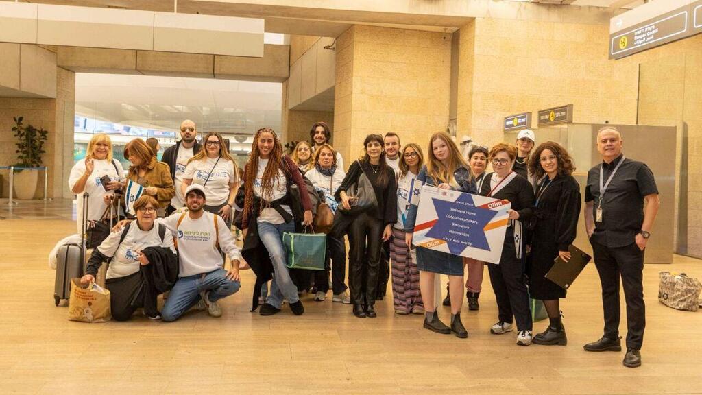 תמונה קבוצתית של חלק מהעולים שהגיעו