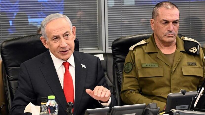 Нетаниягу и Зами на заседании кабинета (Фото: Хаим Цах, ЛААМ) ראש הממשלה בנימין נתניהו בבור בקריה