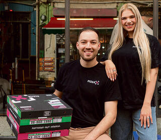 "עשרה חודשים עבדנו מהבית". עומר וצ'לסי