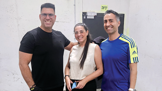 מימין לשמאל: שרון, טלי ושי. "עשיתי ביניהם חיבור עסקי"