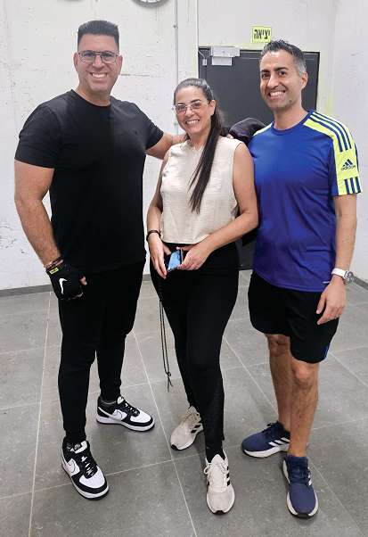 מימין לשמאל: שרון, טלי ושי. "עשיתי ביניהם חיבור עסקי"