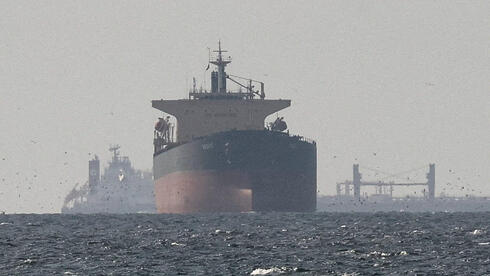 מכלית נפט ליד מצר הורמוז סמוך ל ראס אל-חימה ב איחוד האמירויות 11 במרץ