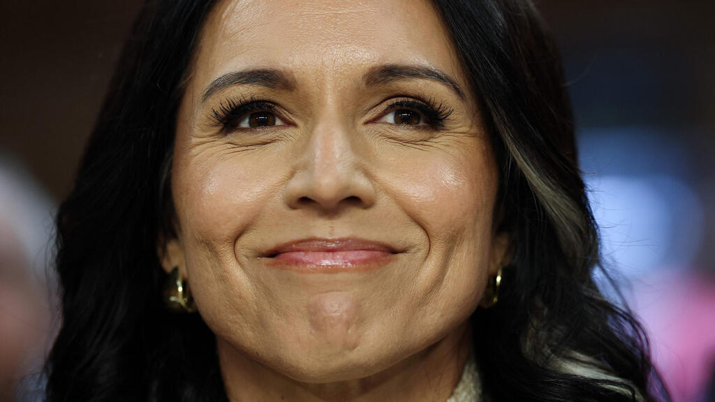 Tulsi Gabbard (Photo: WIN MCNAMEE / GETTY IMAGES NORTH AMERICA / AFP) ראש המודיעין הלאומי של ארה"ב טולסי גבארד בשימוע ב סנאט