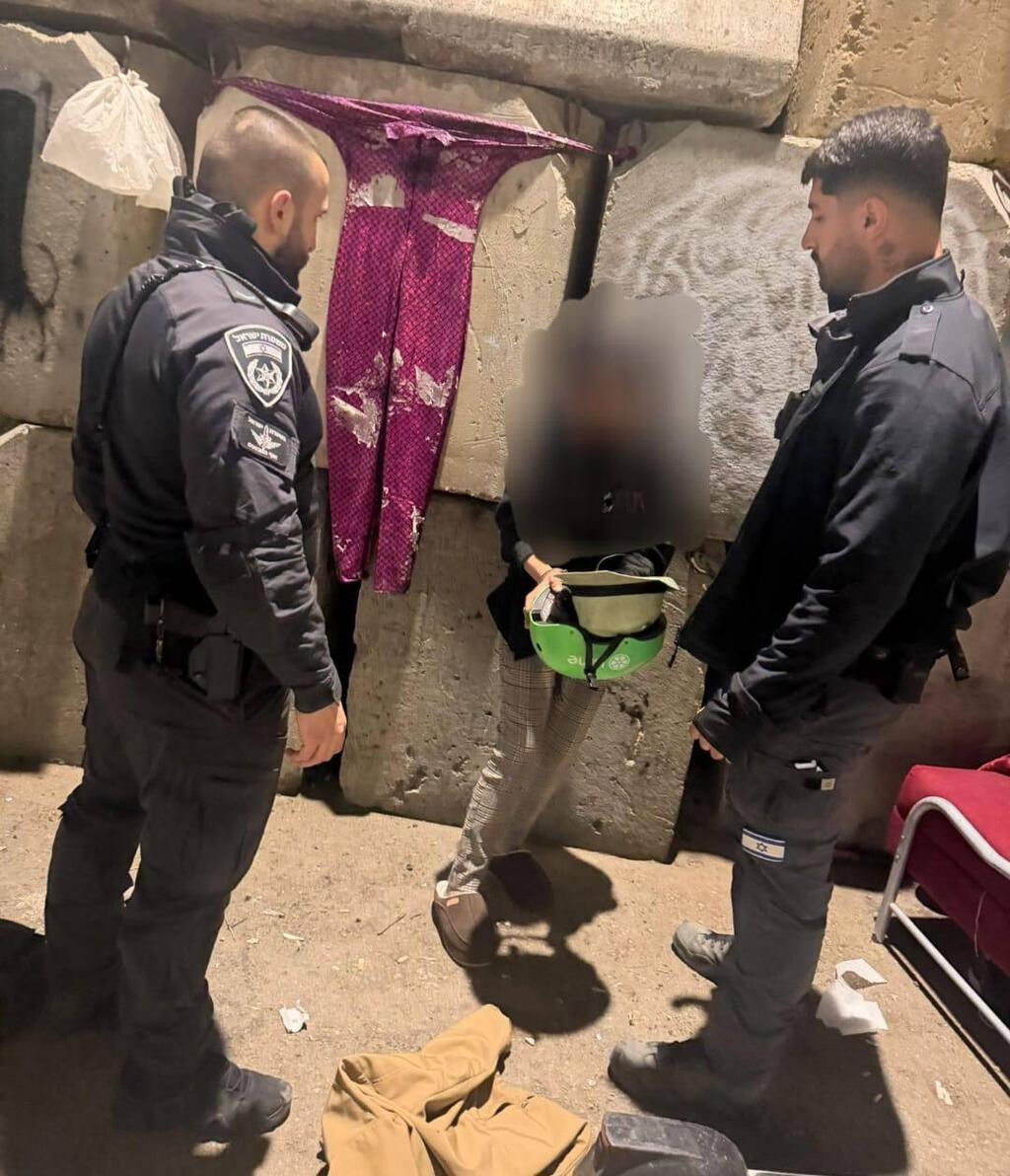 מעצר חשודה בפריצה לרכב בזמן אזעקה 