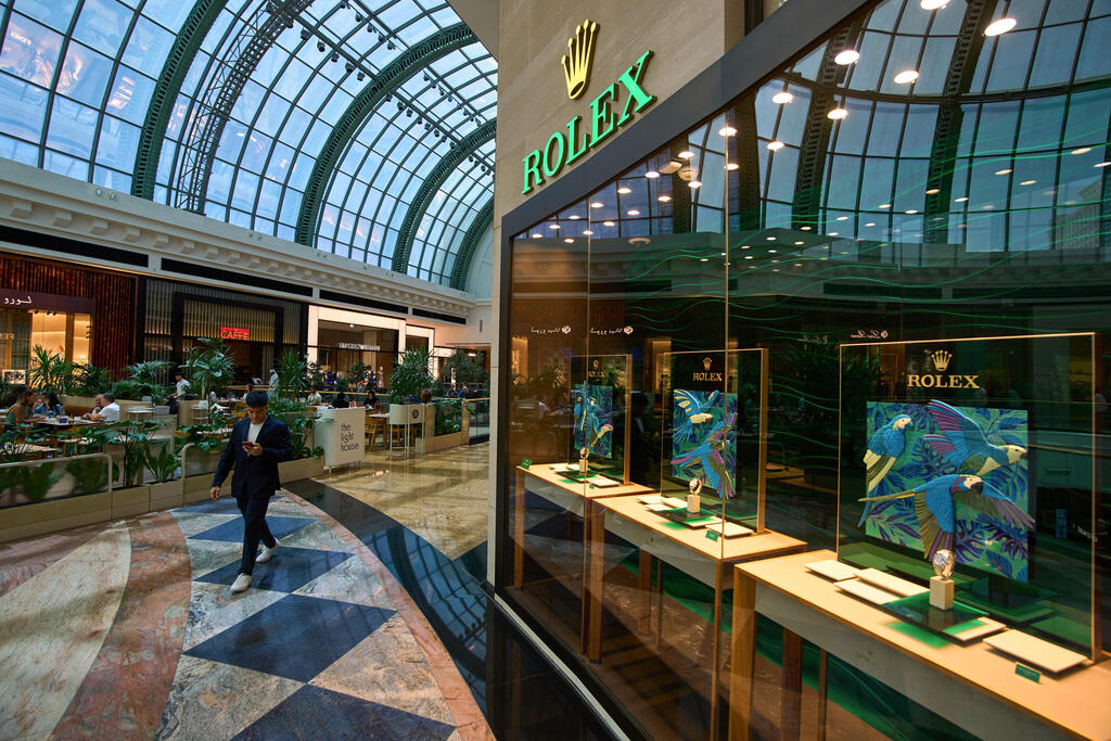 חנות של רולקס בקניון האמירויות בדובאי, 2025