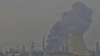 תיעוד רגע הפגיעה בבית הזיקוק בחיפה