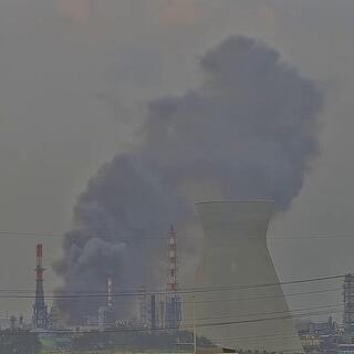 תיעוד רגע הפגיעה בבית הזיקוק בחיפה