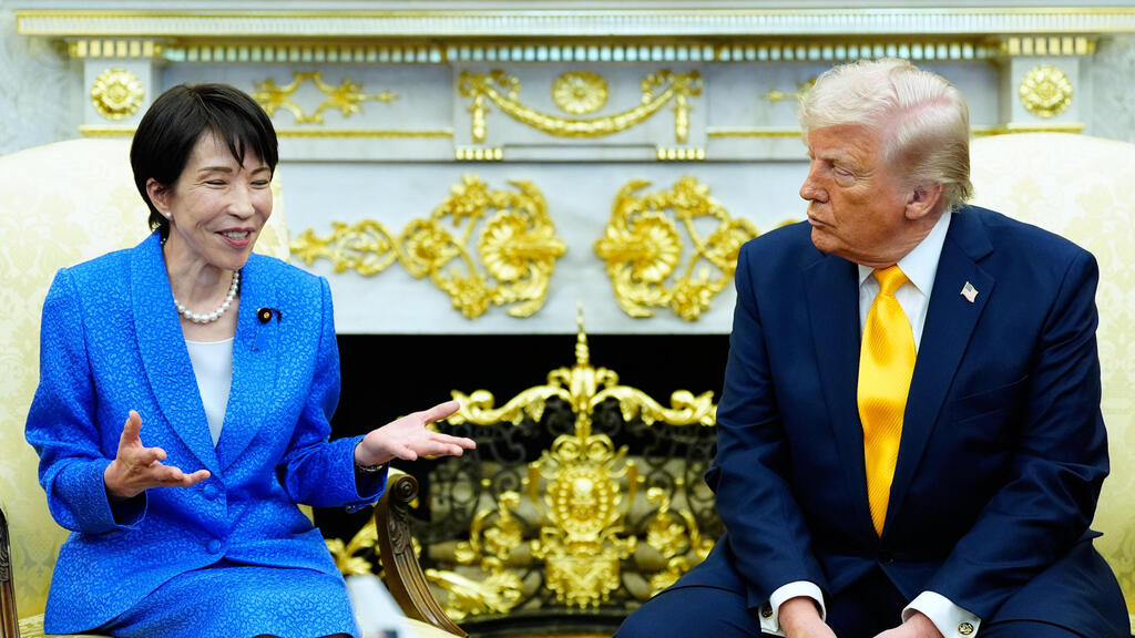 Trump and Takaichi (Photo: AP Photo/Alex Brandon) טראמפ וטקאיצ'י