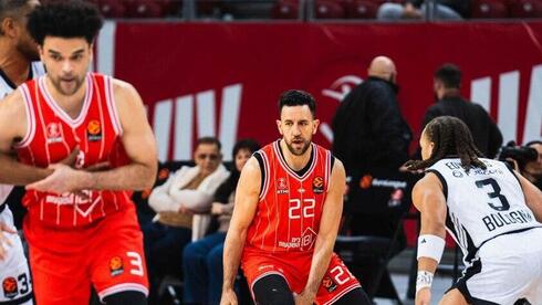 שחקן הפועל ת"א וסיליה מיציץ'