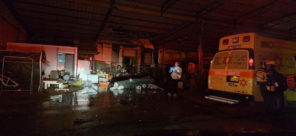 First responders at the scene in Adanim (Photo: Magen David Adom) הזירה בעדנים