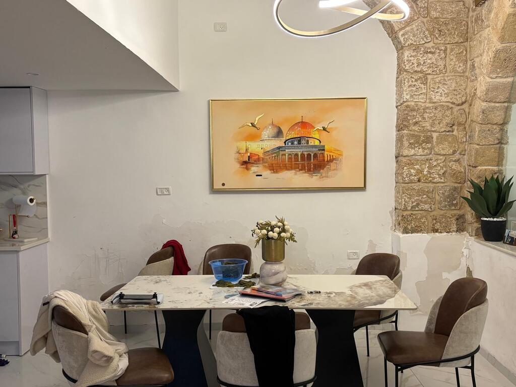 Photo: Assi Haim על הספה- משפחת חלוואני עכו