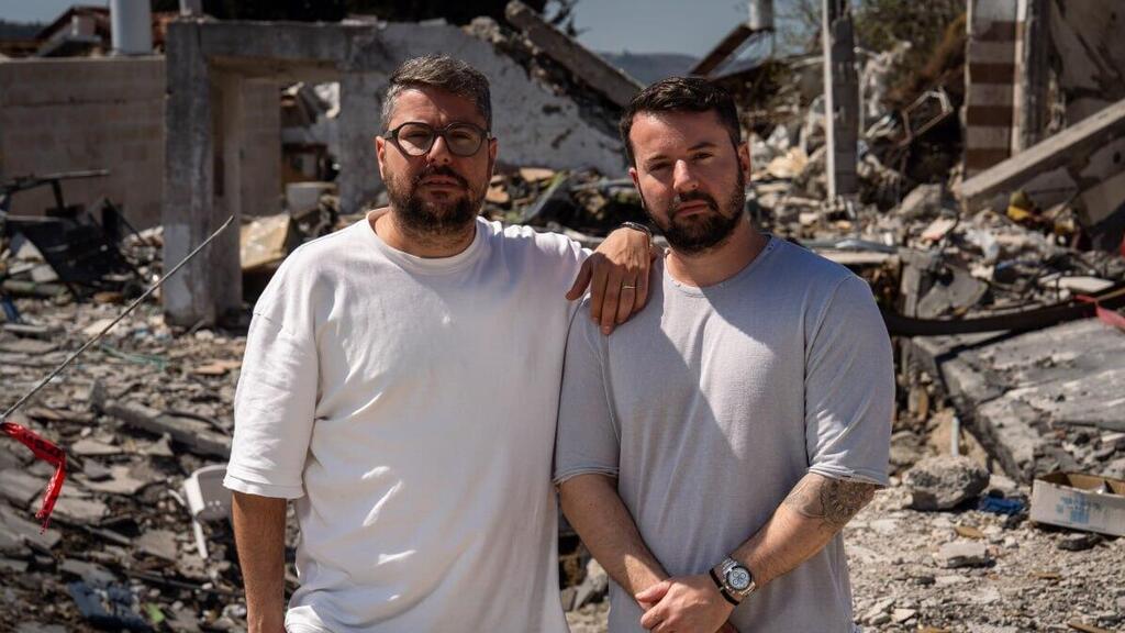 Elior and Tomer Elimelech at the disaster scene (Photo: Shalev Shalom) אליאור ותומר בבית שמש