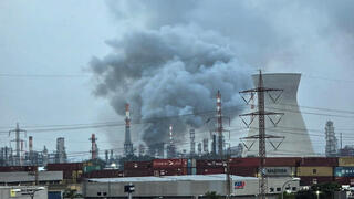 נפילה בבית זיקוק