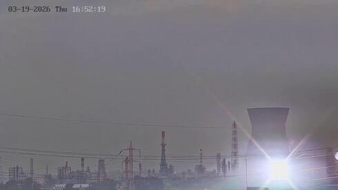 תיעוד רגע הפגיעה בבית הזיקוק בחיפה