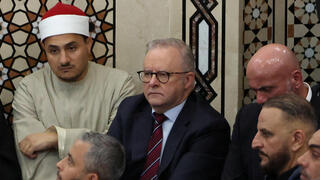 ראש ממשלת אוסטרליה אנתוני אלבניזי בביקורו במסגד לאקמבה